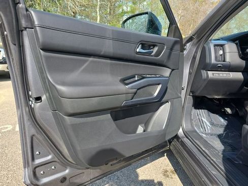 New 2026 Nissan Pathfinder SL w/ SL Premium Package image 15