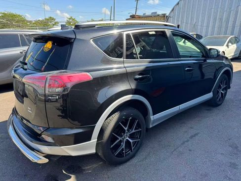 Used 2016 Toyota RAV4 SE image 5