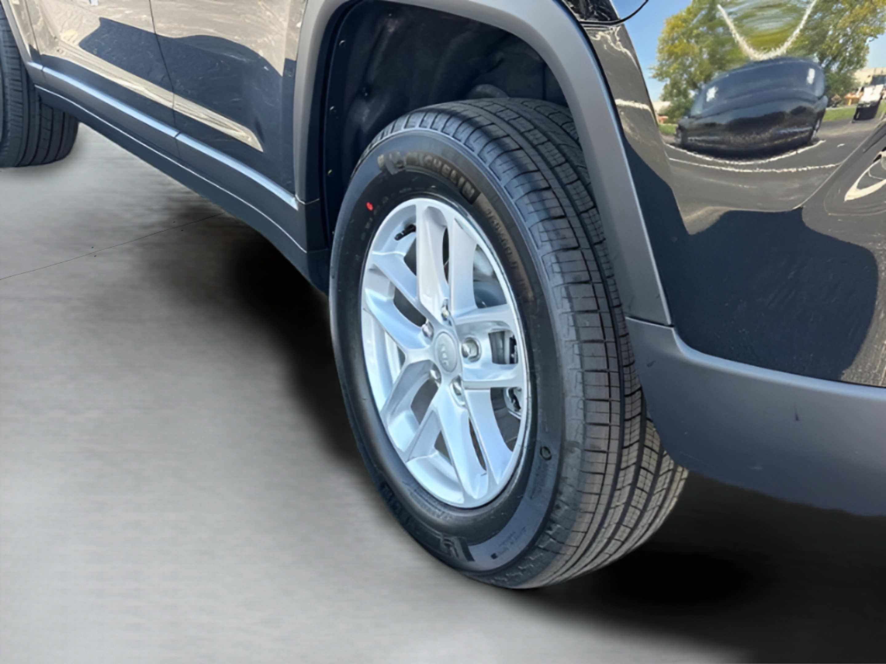 New 2026 Jeep Grand Cherokee Laredo AWD/4WD image 32