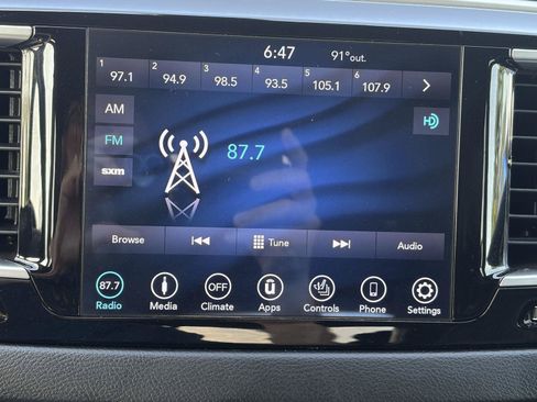 Used 2019 Chrysler Pacifica Touring-L w/ S Appearance Package FWD image 20