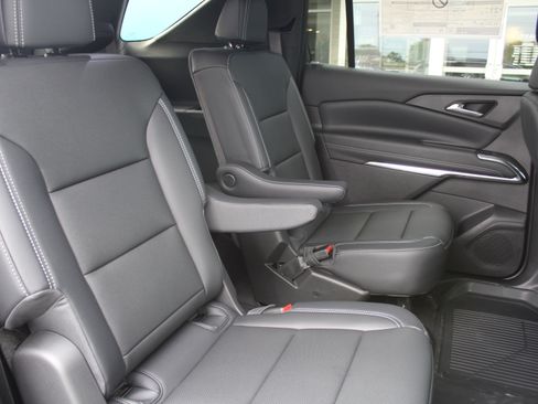 New 2026 Chevrolet Traverse LT w/ Driver Confidence Package AWD/4WD image 16