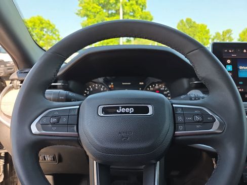 Used 2023 Jeep Compass Latitude w/ Sun and Sound Group AWD/4WD image 23