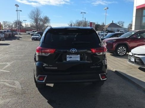 Used 2019 Toyota Highlander Limited w/ Carpet Mat Package (TMS) image 4