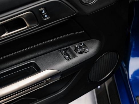 Used 2022 Ford Mustang Shelby GT500 w/ Carbon Fiber Track Pack image 76