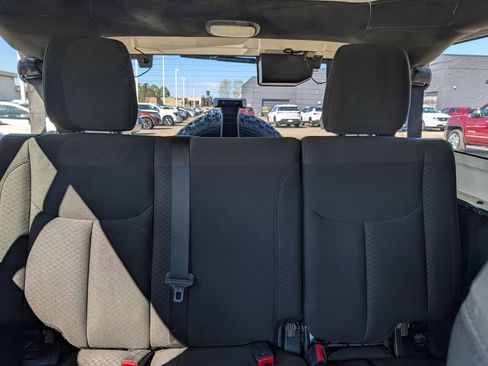 Used 2018 Jeep Wrangler Unlimited Sport AWD/4WD image 13