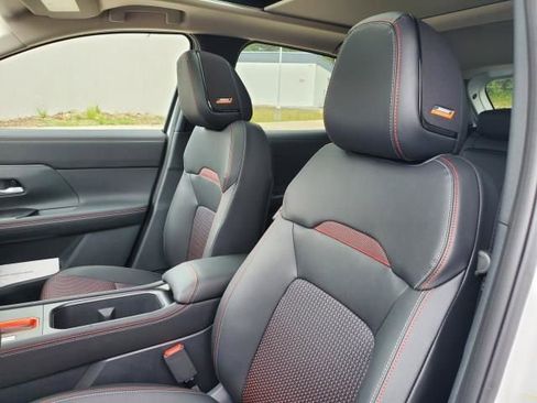 New 2026 Nissan Kicks SR w/ SR Premium Package image 17