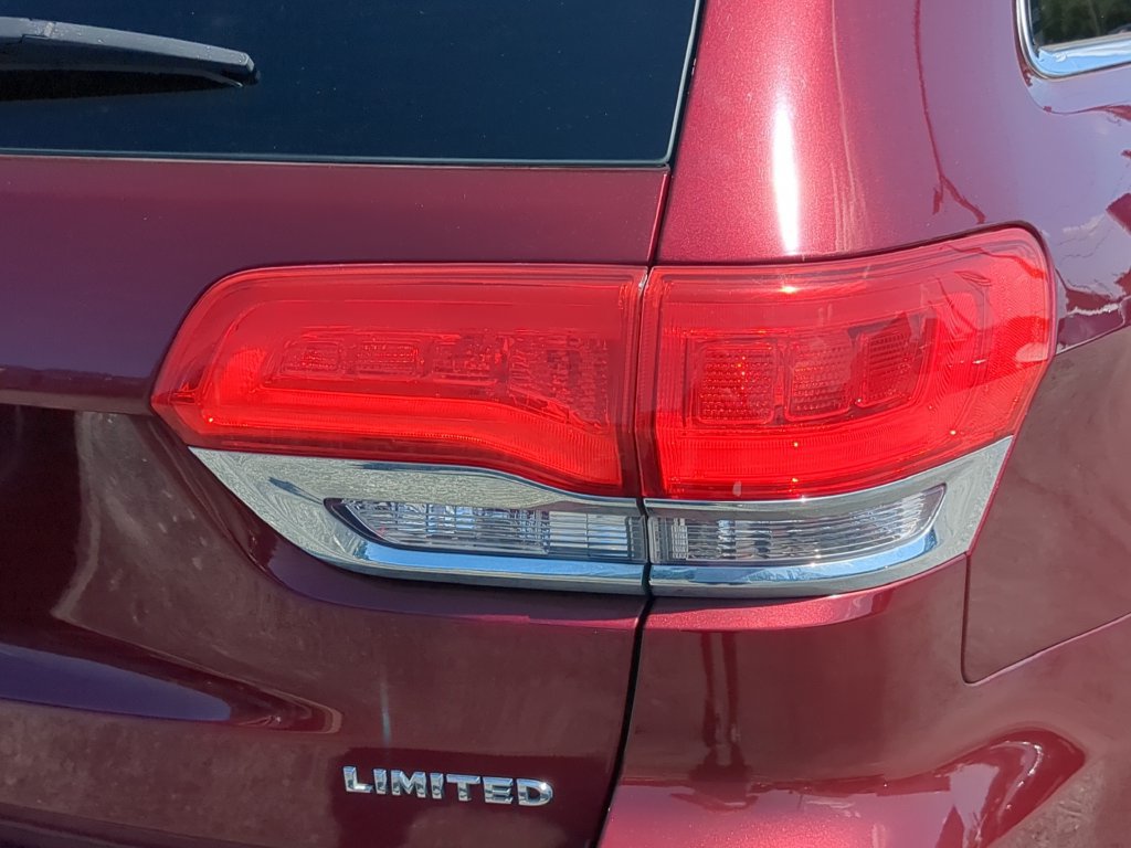 Used 2018 Jeep Grand Cherokee Limited w/ Trailer Tow Group IV RWD image 9