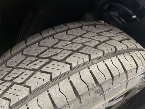 Used 2024 Volkswagen Atlas Peak Edition SE image 40