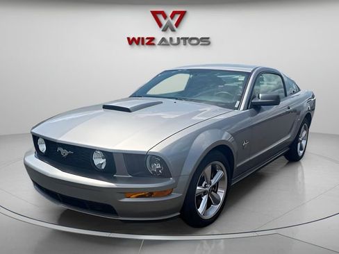 Used 2009 Ford Mustang GT Premium RWD image 1