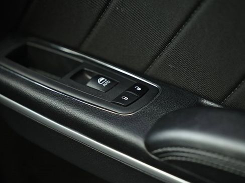 Used 2023 Dodge Charger SXT image 40