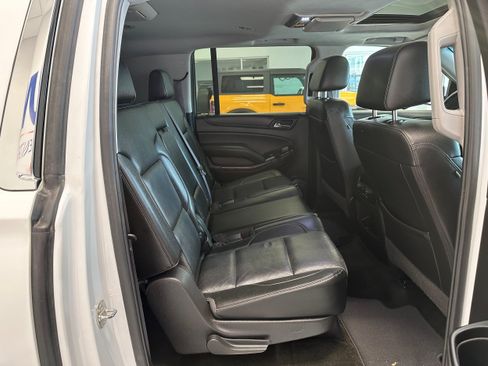 Used 2017 GMC Yukon XL SLT w/ Open Road Package AWD/4WD image 13