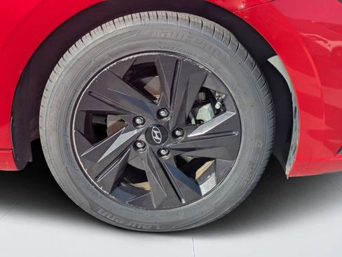 Used 2021 Hyundai Elantra SEL w/ Convenience Package image 9