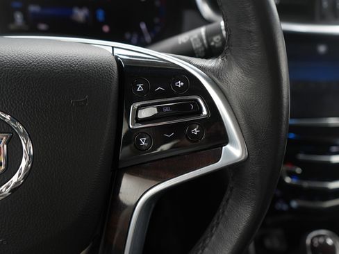 Used 2013 Cadillac XTS Luxury image 24