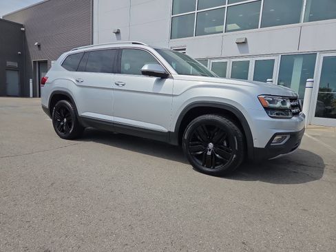 Used 2019 Volkswagen Atlas SEL Premium AWD/4WD image 2
