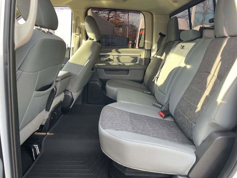 Certified 2019 RAM 1500 Classic SLT w/ Luxury Group image 15