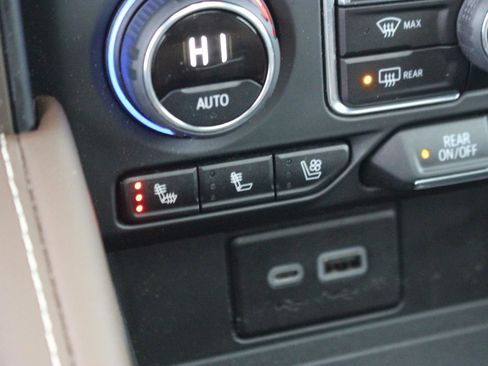 Used 2024 Chevrolet Tahoe High Country image 27