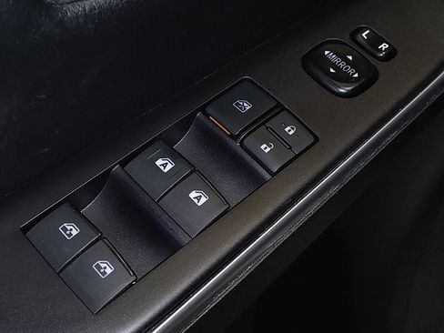 Used 2016 Toyota Camry SE image 27