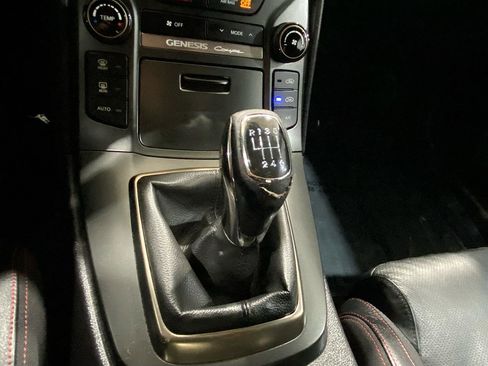 Used 2015 Hyundai Genesis 3.8 RWD image 29