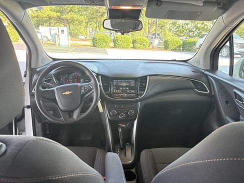Used 2019 Chevrolet Trax LS FWD image 18