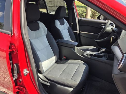 New 2026 Chevrolet Trax RS w/ Sunroof Package FWD image 23