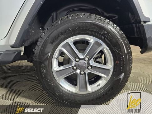 Used 2022 Jeep Wrangler Unlimited Sahara w/ Cold Weather Group AWD/4WD image 20