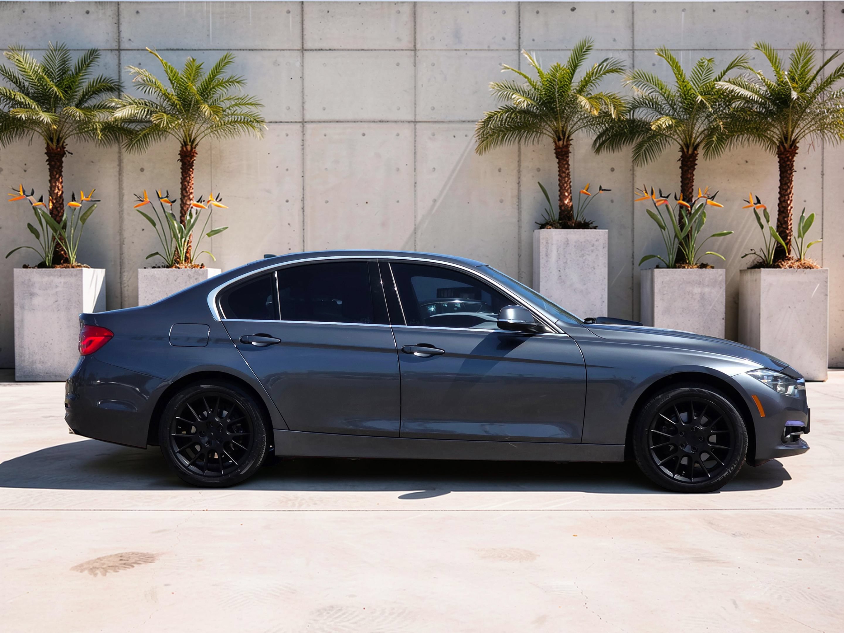 Used 2018 BMW 330i xDrive Sedan AWD/4WD image 8