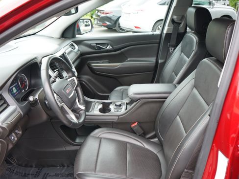 Used 2023 GMC Acadia SLT image 18