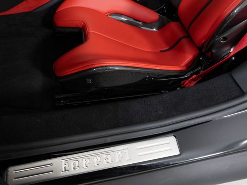 Used 2025 Ferrari 296 GTS image 31