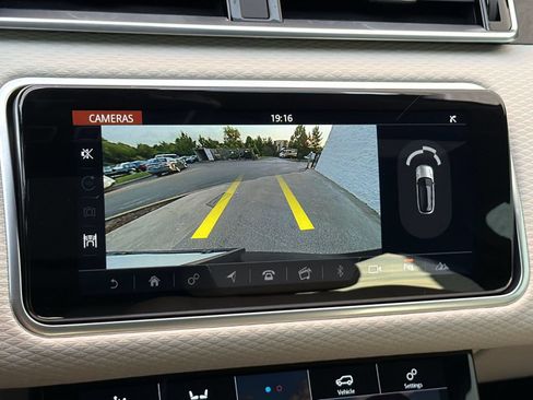 Used 2019 Land Rover Range Rover Velar S AWD/4WD image 20