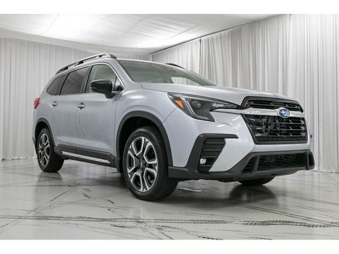 New 2025 Subaru Ascent Limited image 2