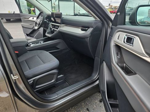 New 2026 Ford Explorer Active AWD/4WD image 25