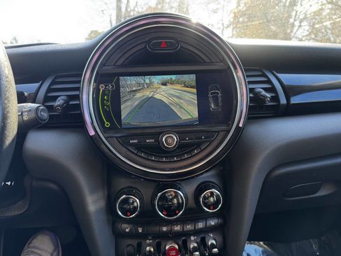 Used 2015 MINI Cooper S image 19