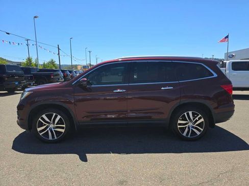 Used 2018 Honda Pilot Touring image 2