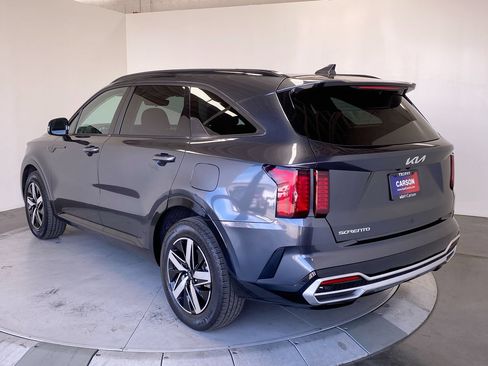 Used 2023 Kia Sorento S w/ Panoramic Sunroof Package FWD image 3