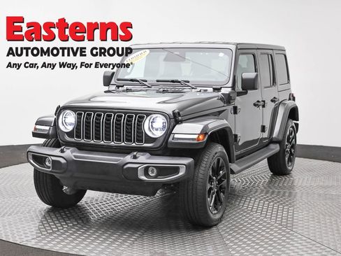Used 2025 Jeep Wrangler Unlimited Sahara AWD/4WD image 1