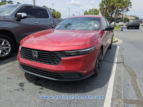 Used 2025 Honda Accord Sport image 2