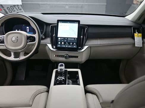 Certified 2026 Volvo XC90 T8 Ultra w/ Protection Package Premier AWD/4WD image 9