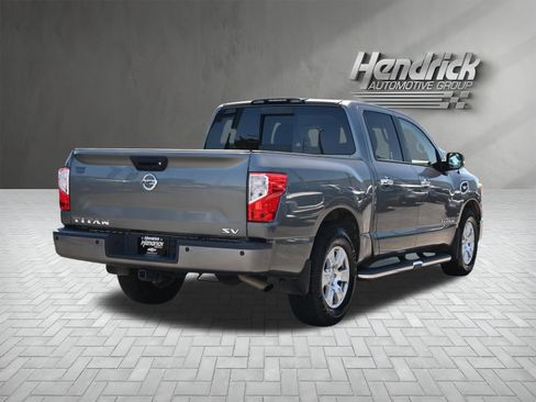 Used 2017 Nissan Titan SV RWD image 10