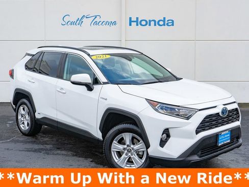 Used 2021 Toyota RAV4 XLE w/ Convenience Package image 1