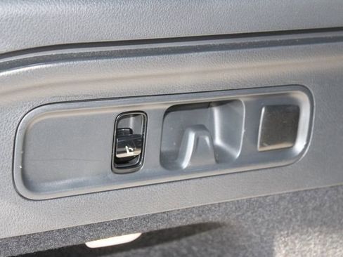 Used 2025 Mercedes-Benz GLC 300 image 41