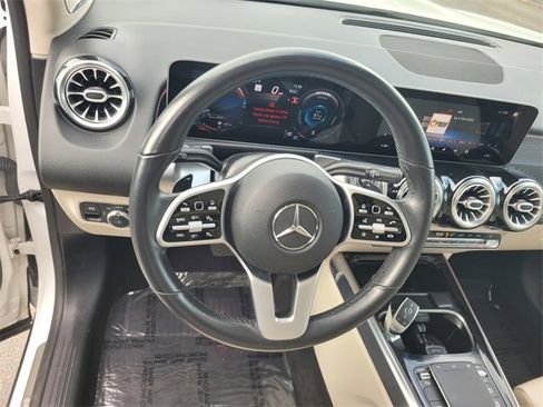 Used 2021 Mercedes-Benz GLB 250 4MATIC image 30