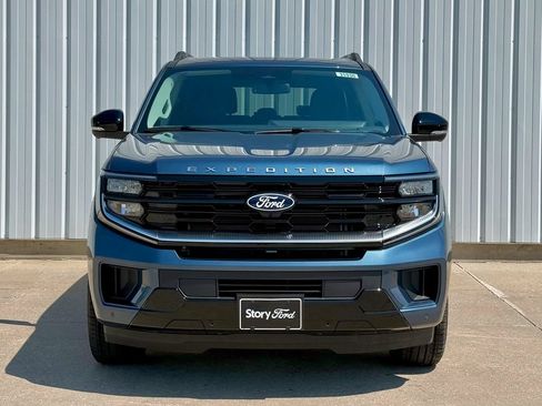 New 2027 Ford Expedition Platinum w/ Driver's Package AWD/4WD image 9