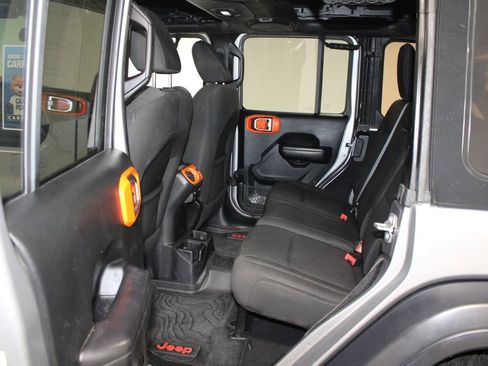 Used 2018 Jeep Wrangler Unlimited Sport S image 25