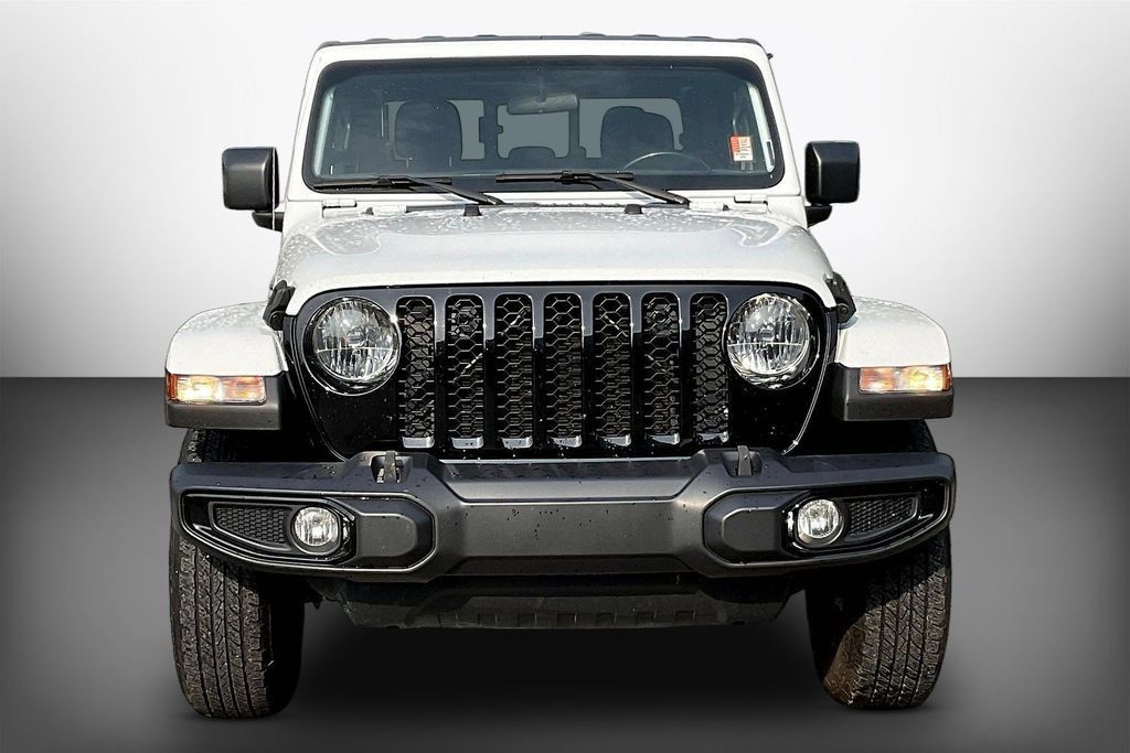 Used 2022 Jeep Gladiator Sport AWD/4WD image 2