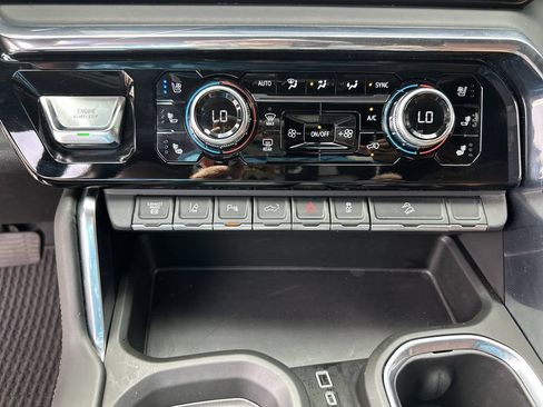 Certified 2024 GMC Sierra 2500 Denali Ultimate AWD/4WD image 35