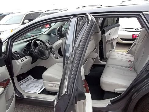 Used 2010 Toyota Venza w/ Premium Pkg #2 FWD image 7