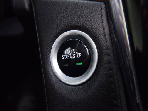 Used 2015 Cadillac Escalade Premium image 33