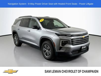 Used 2025 Chevrolet Traverse LT