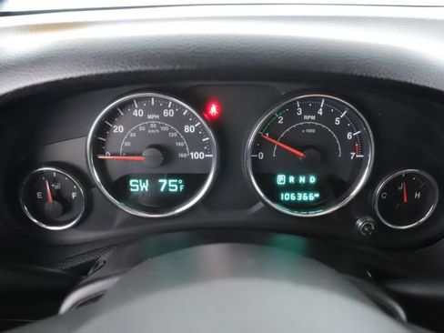 Used 2014 Jeep Wrangler Unlimited Sahara w/ Connectivity Group AWD/4WD image 18