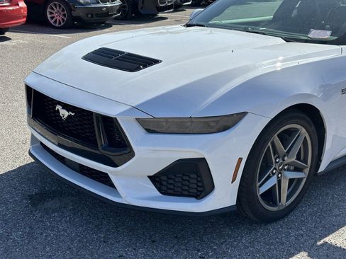 Used 2025 Ford Mustang GT Premium RWD image 9